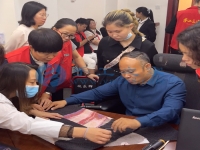 做這里的手工活外發(fā)加工錢賺得快，生活有保障